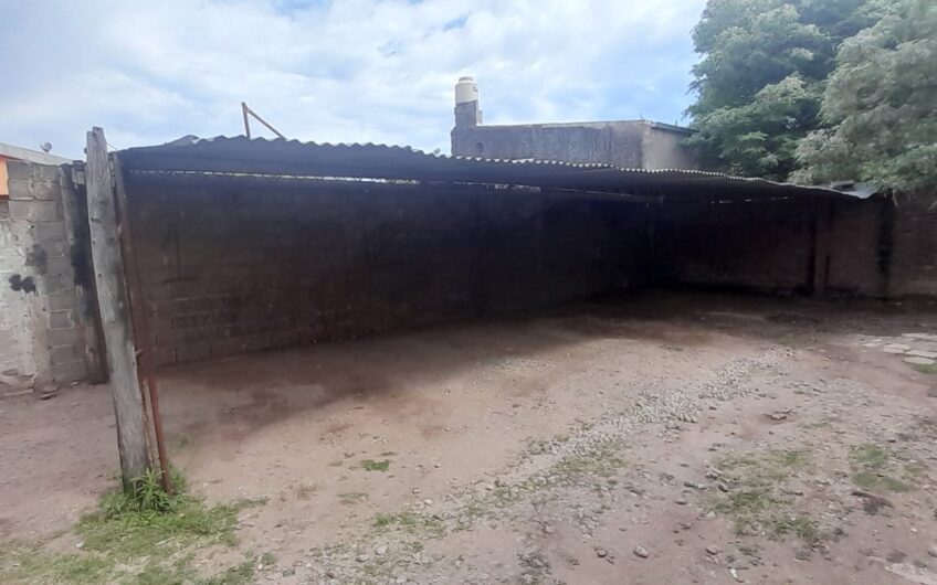 Vendo Casa (un dorm.) + Cocheras B° San Cayetano