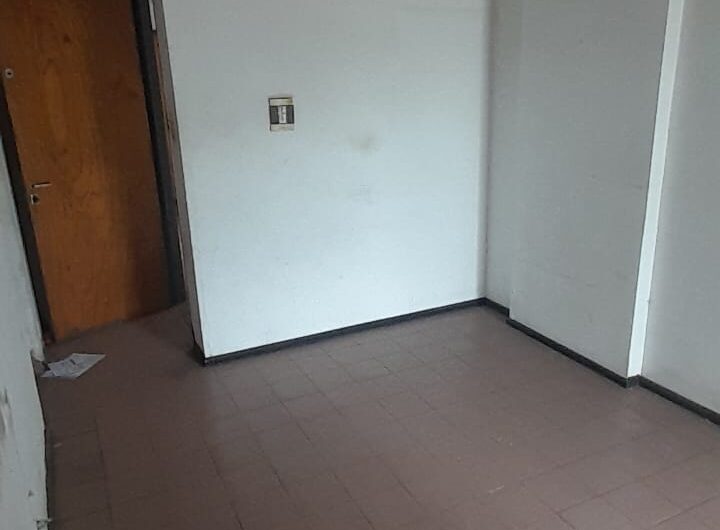 Oportunidad! Venta Departamento a refaccionar B° Centro 