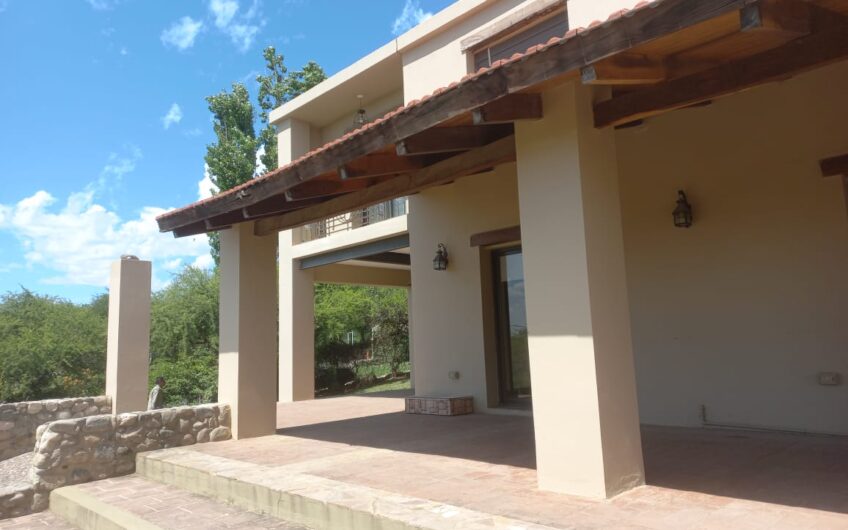 Casa en Venta “VILLA LOS AROMOS” – Cerca de LA BOLSA Y ANIZACATE.