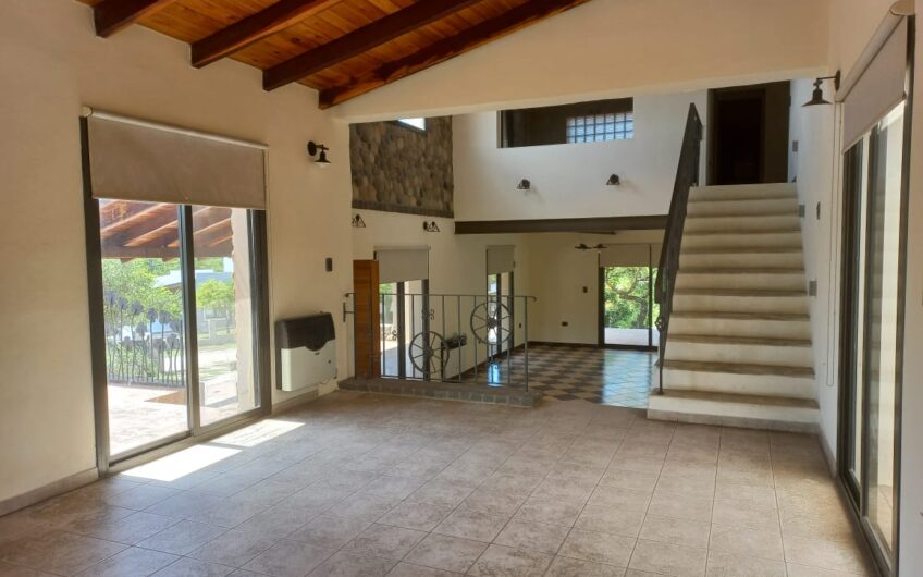 Casa en Venta “VILLA LOS AROMOS” – Cerca de LA BOLSA Y ANIZACATE.