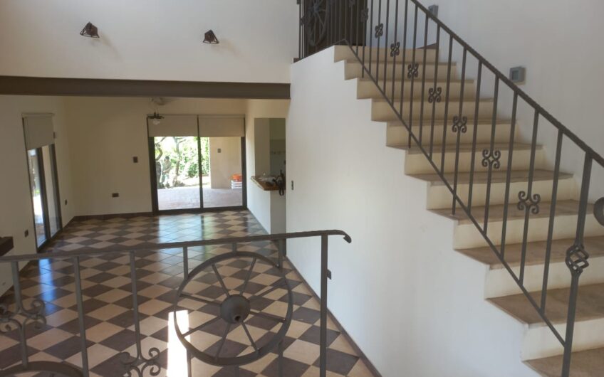 Casa en Venta “VILLA LOS AROMOS” – Cerca de LA BOLSA Y ANIZACATE.