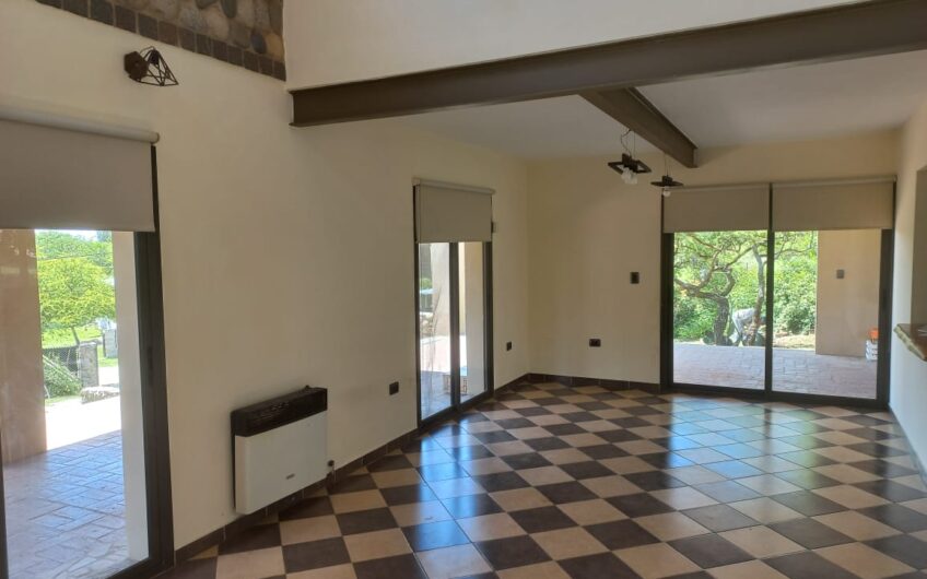 Casa en Venta “VILLA LOS AROMOS” – Cerca de LA BOLSA Y ANIZACATE.