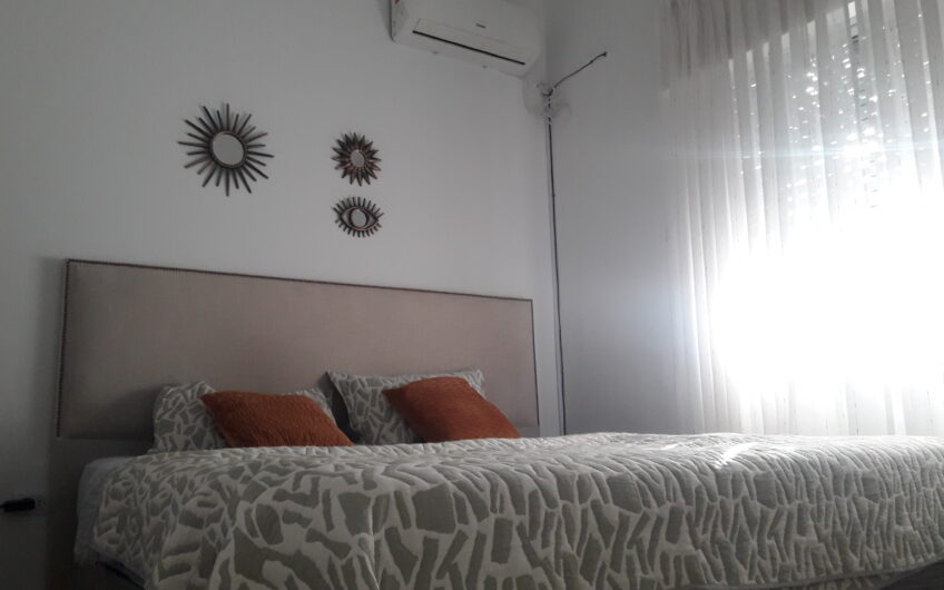 ALQUILO DPTO UN DORM. EN B° CRISOL NORTE.