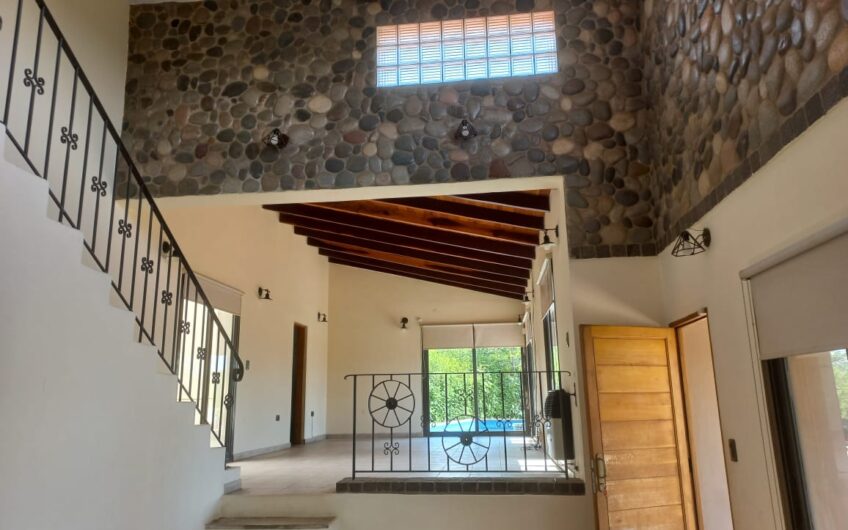 Casa en Venta “VILLA LOS AROMOS” – Cerca de LA BOLSA Y ANIZACATE.