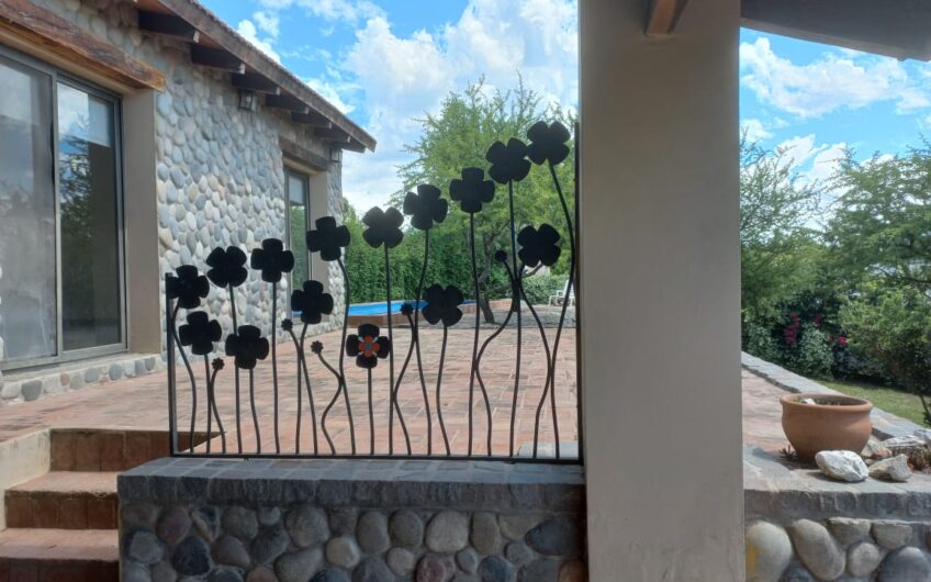 Casa en Venta “VILLA LOS AROMOS” – Cerca de LA BOLSA Y ANIZACATE.