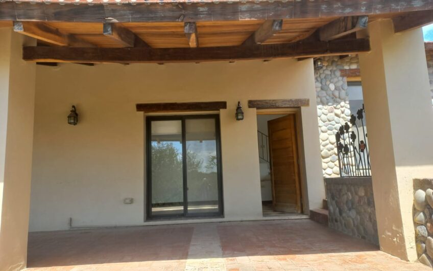 Casa en Venta “VILLA LOS AROMOS” – Cerca de LA BOLSA Y ANIZACATE.