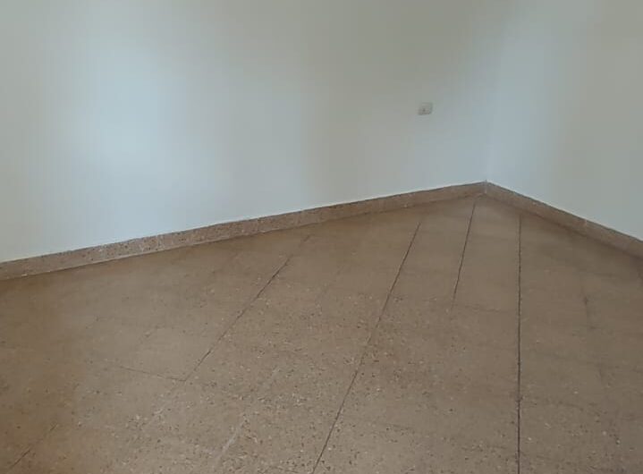 VENDO CASA DE 5 DORM  B° GENERAL PAZ