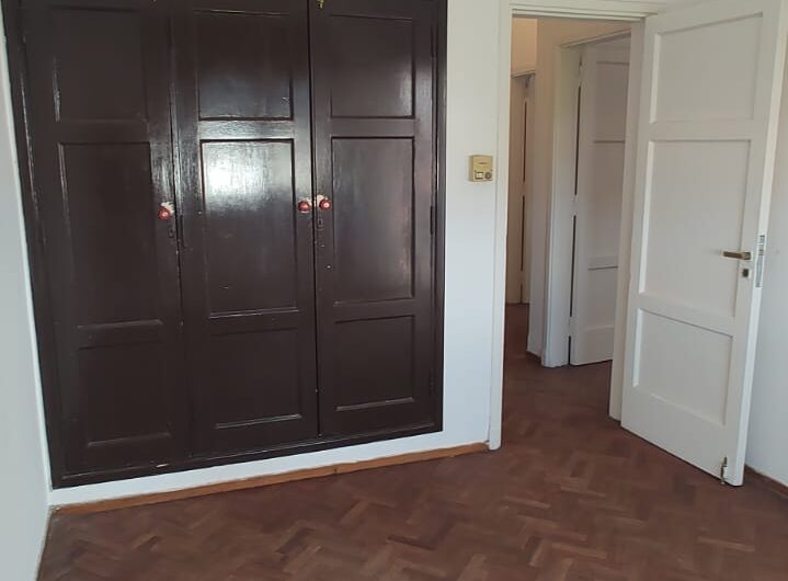 VENDO CASA DE 5 DORM  B° GENERAL PAZ