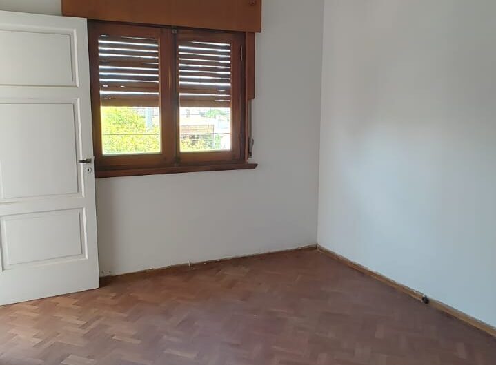 VENDO CASA DE 5 DORM  B° GENERAL PAZ