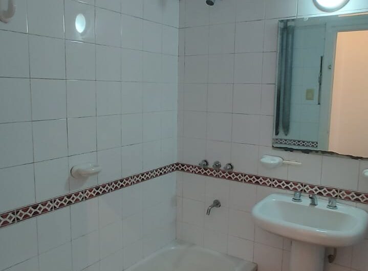 VENDO CASA DE 5 DORM  B° GENERAL PAZ