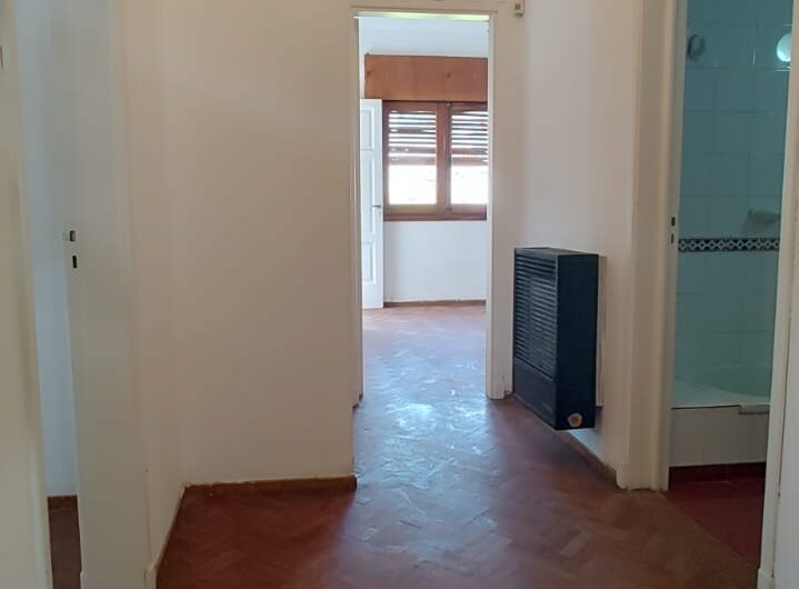 VENDO CASA DE 5 DORM  B° GENERAL PAZ
