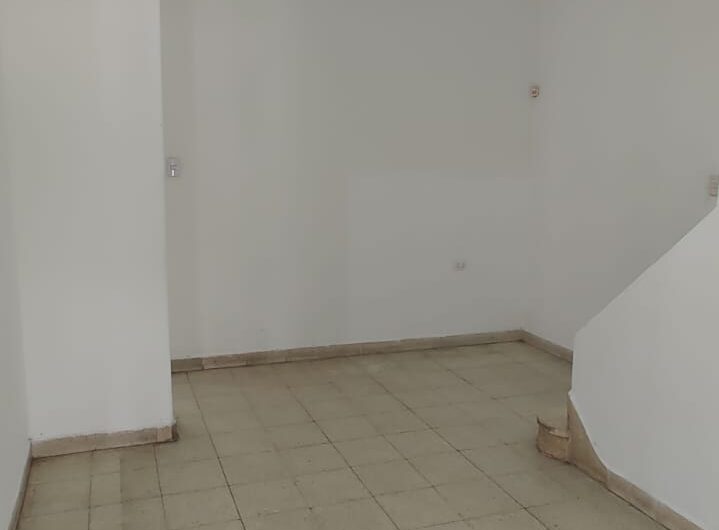 VENDO CASA DE 5 DORM  B° GENERAL PAZ