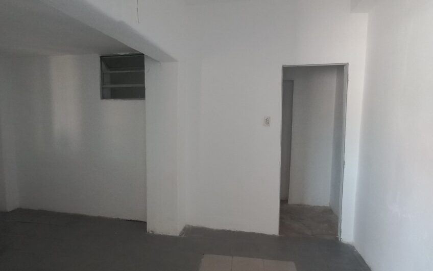 Alquilo Local Comercial sobre Av. Amadeo Sabattini 2900