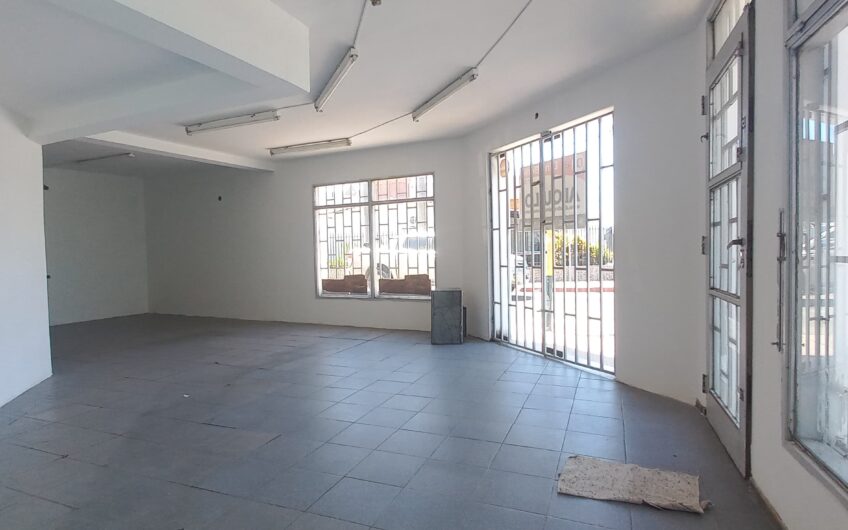 Alquilo Local Comercial sobre Av. Amadeo Sabattini 2900
