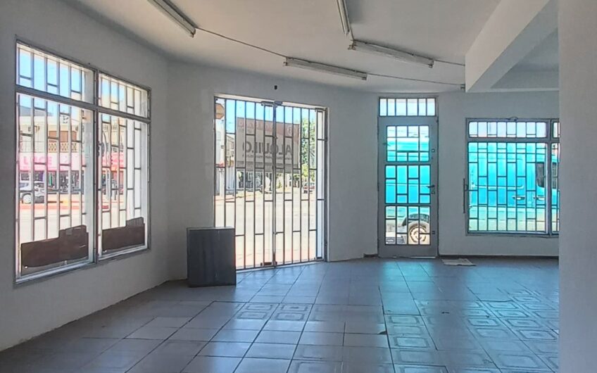 Alquilo Local Comercial sobre Av. Amadeo Sabattini 2900