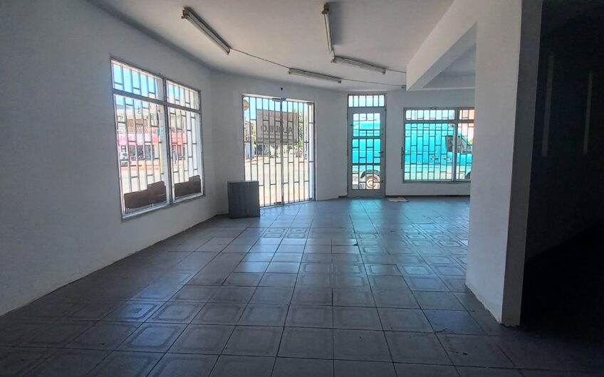 Alquilo Local Comercial sobre Av. Amadeo Sabattini 2900