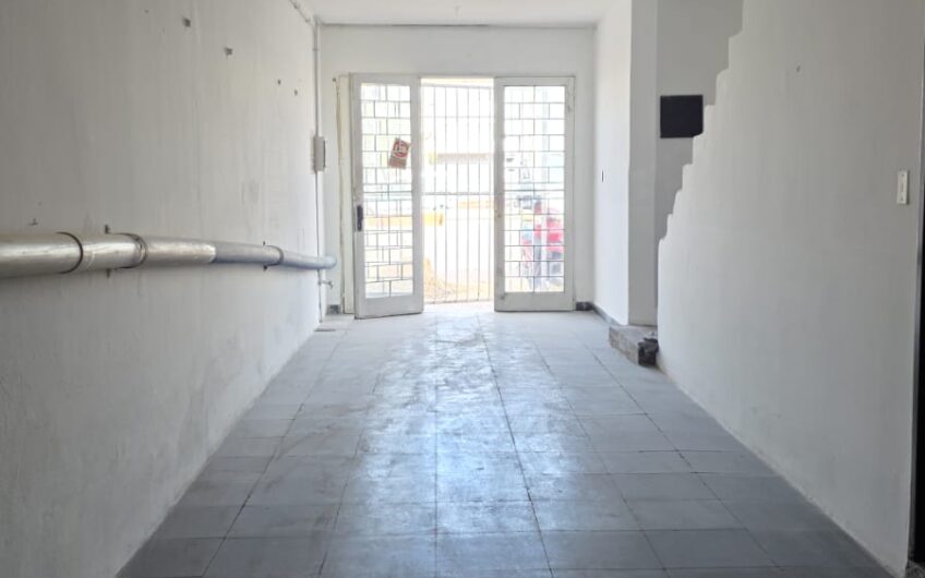 Alquilo Local Comercial sobre Avenida Amadeo Sabattini 2100