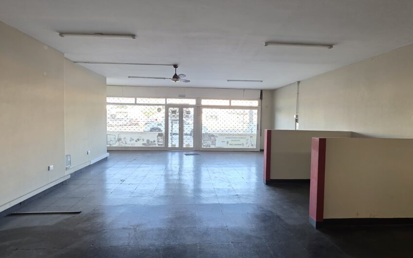 Alquilo Local Comercial sobre Avenida Amadeo Sabattini 2100