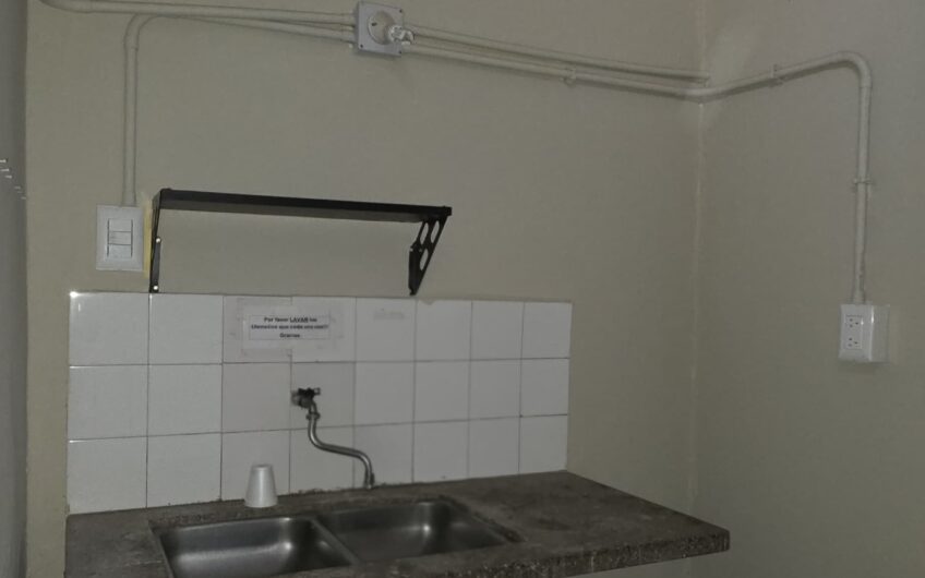 Alquilo Local Comercial sobre Avenida Amadeo Sabattini 2100