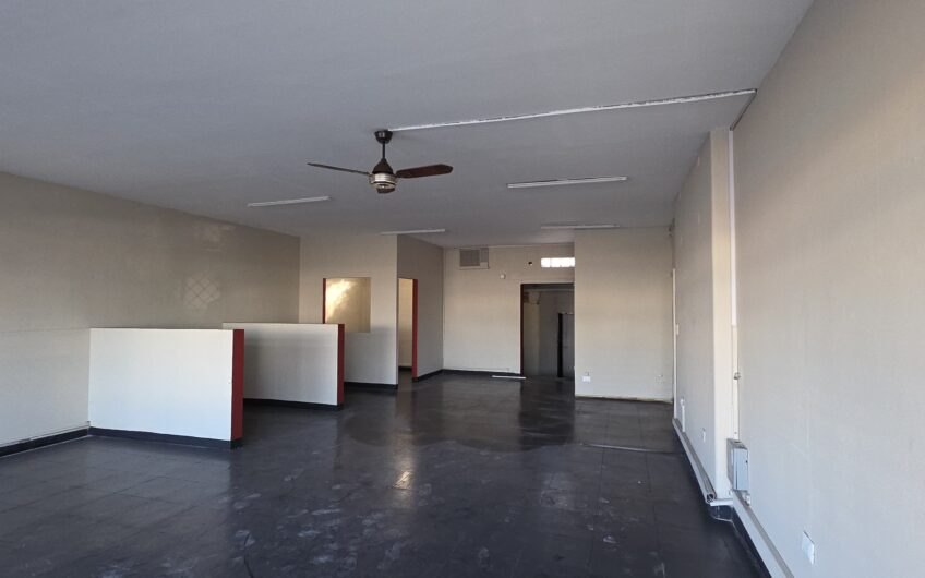 Alquilo Local Comercial sobre Avenida Amadeo Sabattini 2100