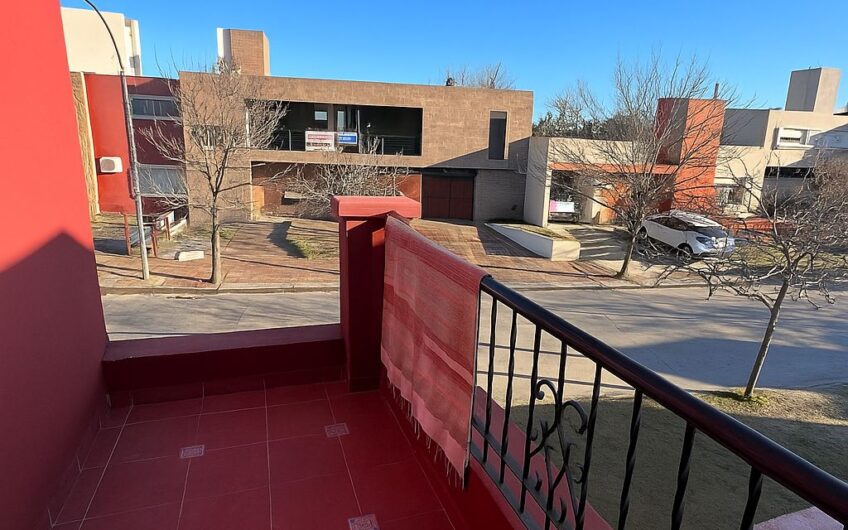 HERMOSA PROPIEDAD EN VENTA EN ALTOS DE MANANTIALES